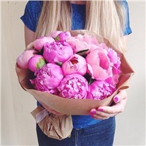 Букет из 15 пионов